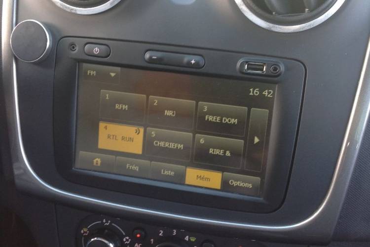 voiture occasion DACIA SANDERO à la Réunion disponible sur noutlauto.re