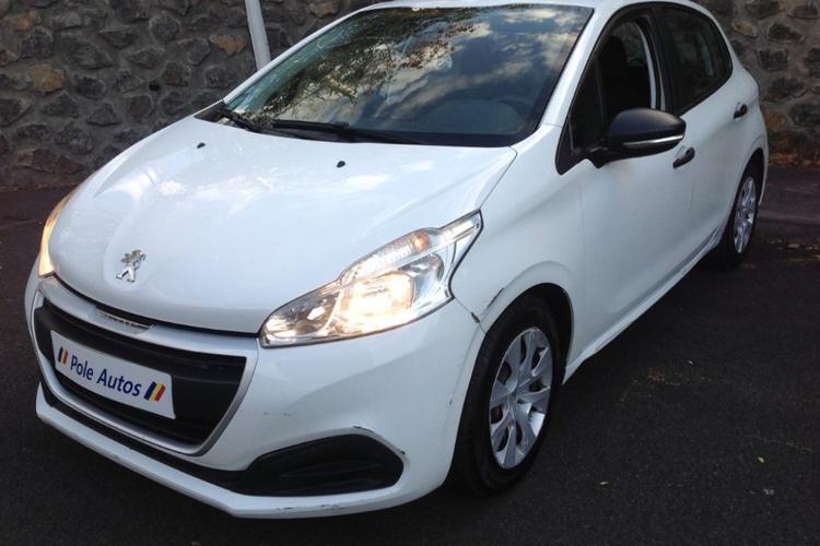 voiture occasion PEUGEOT 208 à la Réunion disponible sur noutlauto.re