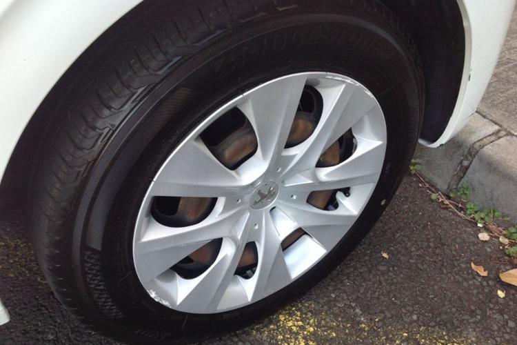 voiture occasion PEUGEOT 208 à la Réunion disponible sur noutlauto.re