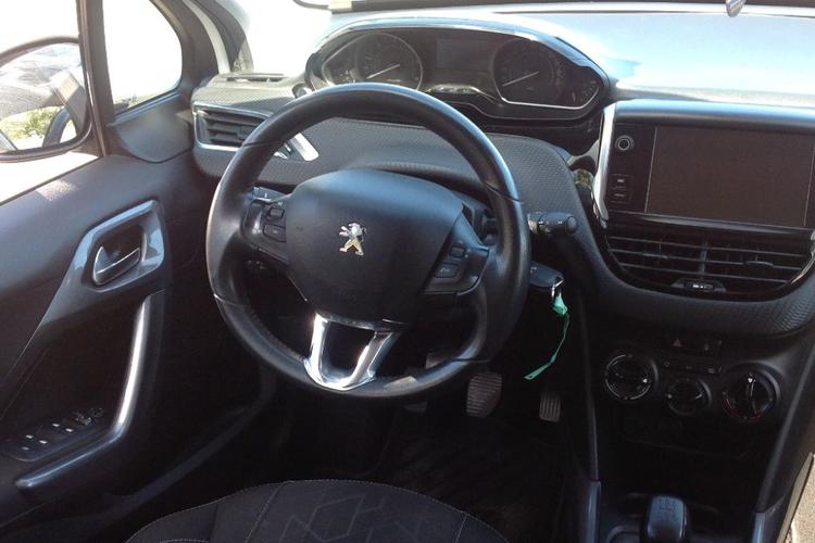voiture occasion PEUGEOT 2008 à la Réunion disponible sur noutlauto.re