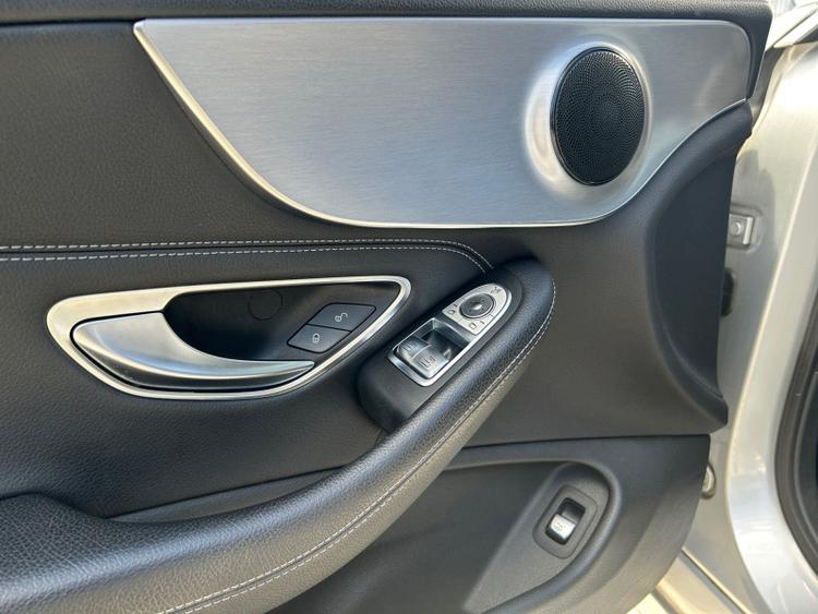 voiture occasion MERCEDES CLASSE C COUPE à la Réunion disponible sur noutlauto.re