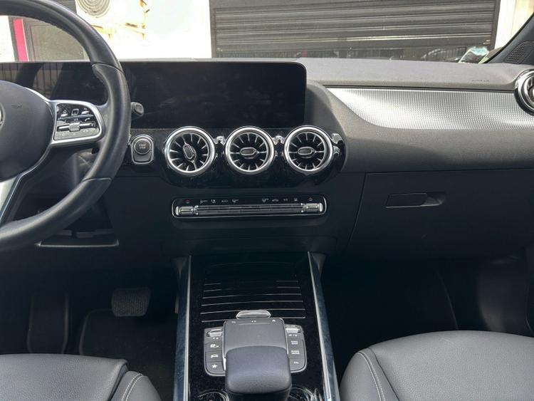 voiture occasion MERCEDES EQA à la Réunion disponible sur noutlauto.re