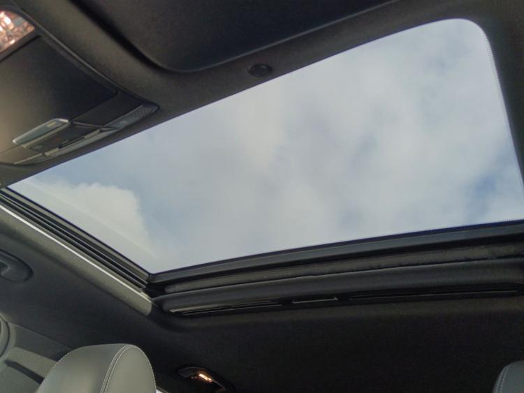 voiture occasion MERCEDES EQC à la Réunion disponible sur noutlauto.re