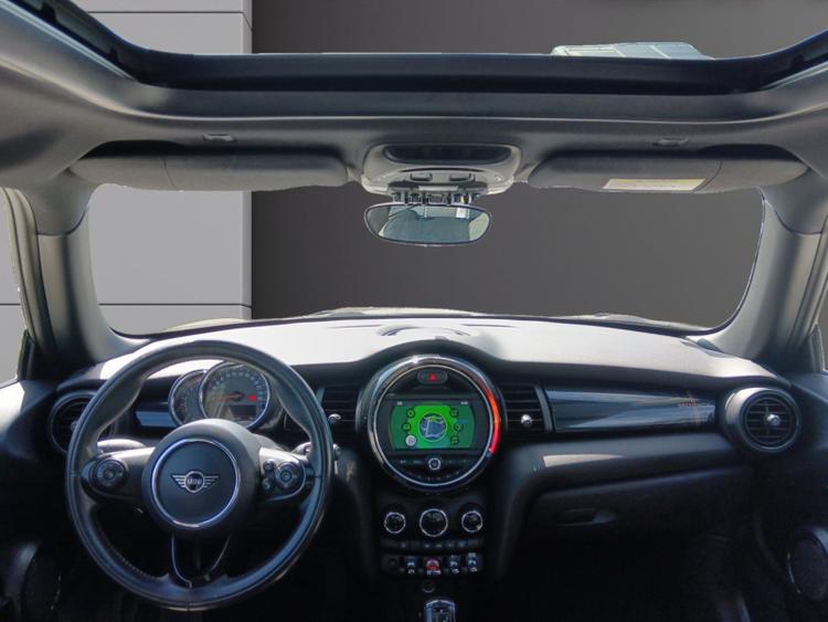 voiture occasion MINI HATCH 3 PORTES F56 LCI à la Réunion disponible sur noutlauto.re