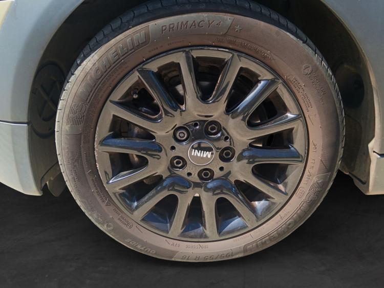 voiture occasion MINI HATCH 3 PORTES F56 LCI à la Réunion disponible sur noutlauto.re