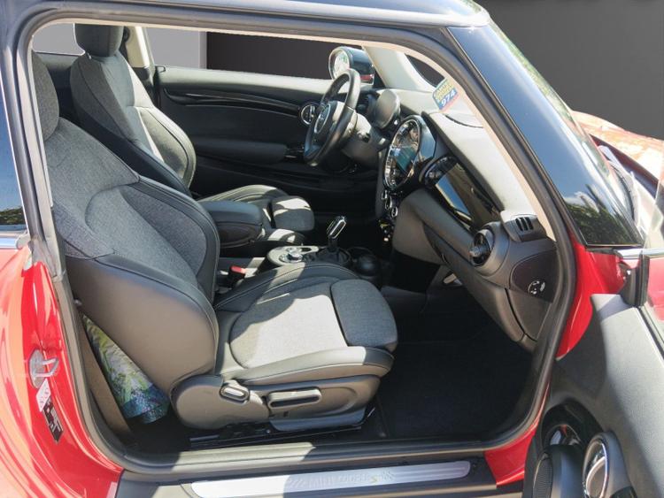 voiture occasion MINI HATCH 3 PORTES ELECTRIC F56 BEV LCI à la Réunion disponible sur noutlauto.re