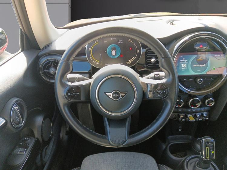 voiture occasion MINI HATCH 3 PORTES ELECTRIC F56 BEV LCI à la Réunion disponible sur noutlauto.re