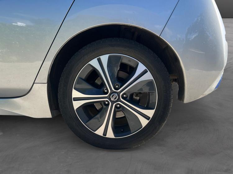 voiture occasion NISSAN LEAF 2021.5 à la Réunion disponible sur noutlauto.re