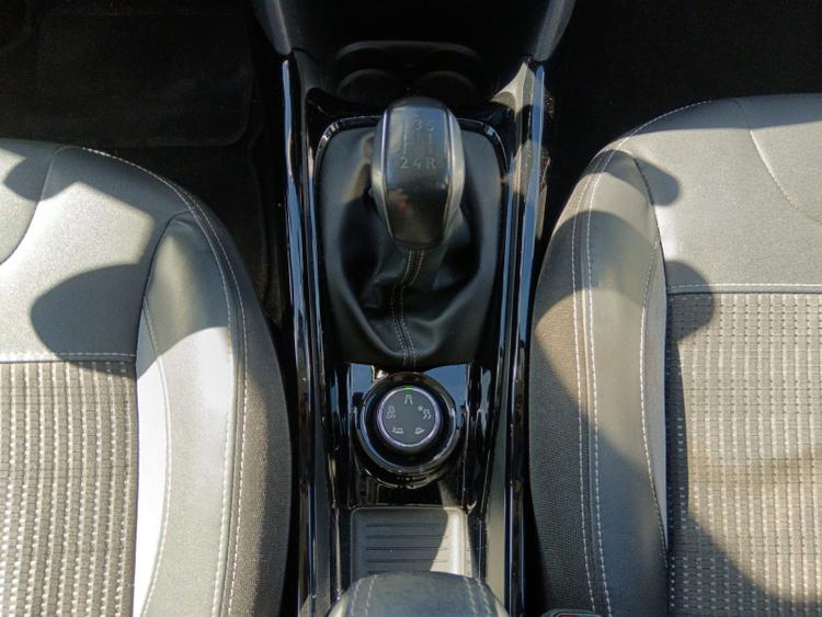 voiture occasion PEUGEOT 2008 à la Réunion disponible sur noutlauto.re