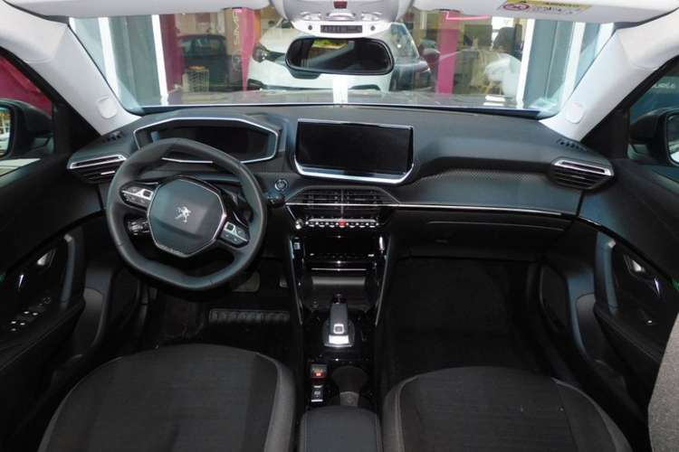 voiture occasion PEUGEOT 2008 à la Réunion disponible sur noutlauto.re