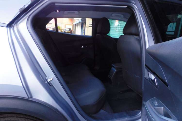 voiture occasion PEUGEOT 2008 à la Réunion disponible sur noutlauto.re