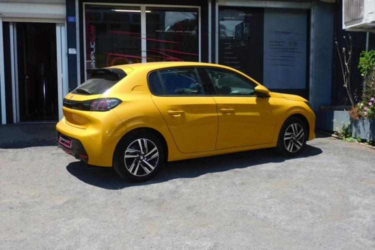 voiture occasion PEUGEOT 208 à la Réunion disponible sur noutlauto.re
