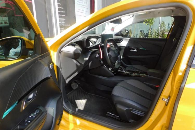 voiture occasion PEUGEOT 208 à la Réunion disponible sur noutlauto.re