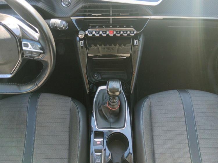 voiture occasion PEUGEOT 208 à la Réunion disponible sur noutlauto.re