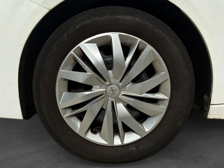 voiture occasion PEUGEOT 208 à la Réunion disponible sur noutlauto.re