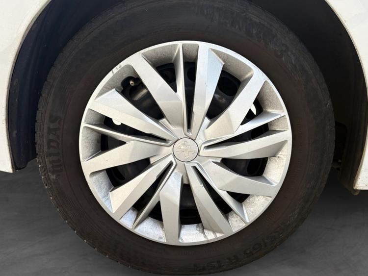 voiture occasion PEUGEOT 208 à la Réunion disponible sur noutlauto.re