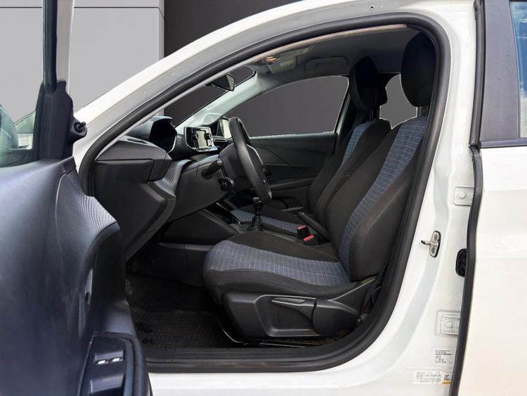 voiture occasion PEUGEOT 208 à la Réunion disponible sur noutlauto.re