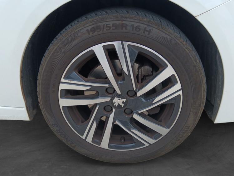 voiture occasion PEUGEOT 208 à la Réunion disponible sur noutlauto.re