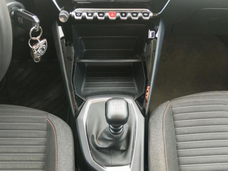 voiture occasion PEUGEOT 208 à la Réunion disponible sur noutlauto.re