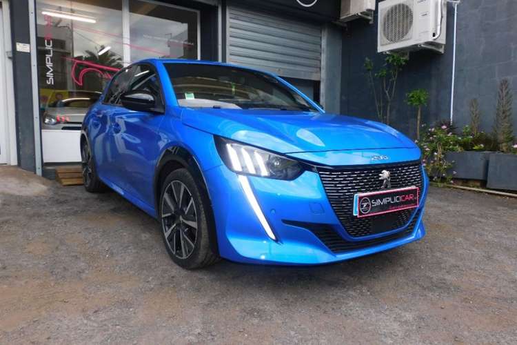 voiture occasion PEUGEOT 208 à la Réunion disponible sur noutlauto.re