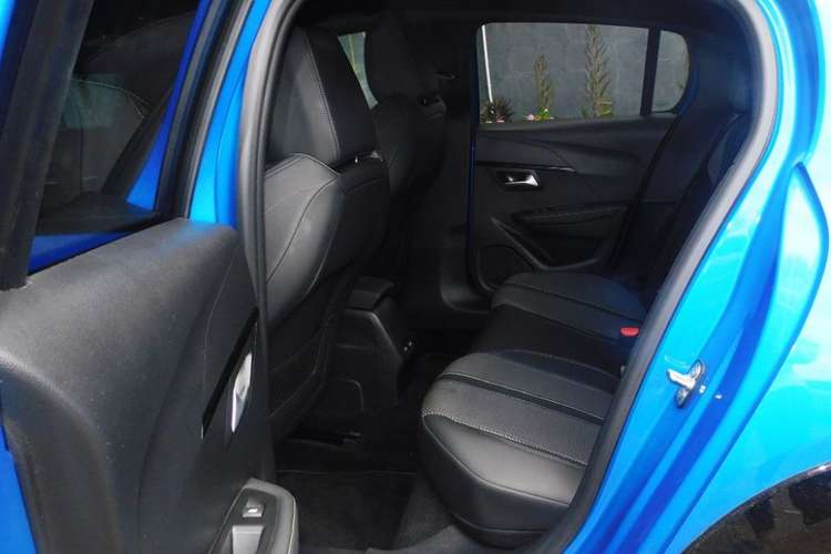 voiture occasion PEUGEOT 208 à la Réunion disponible sur noutlauto.re