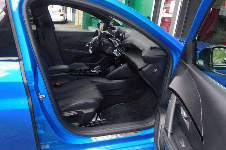voiture occasion PEUGEOT 208 à la Réunion disponible sur noutlauto.re