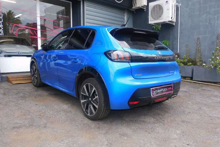 voiture occasion PEUGEOT 208 à la Réunion disponible sur noutlauto.re