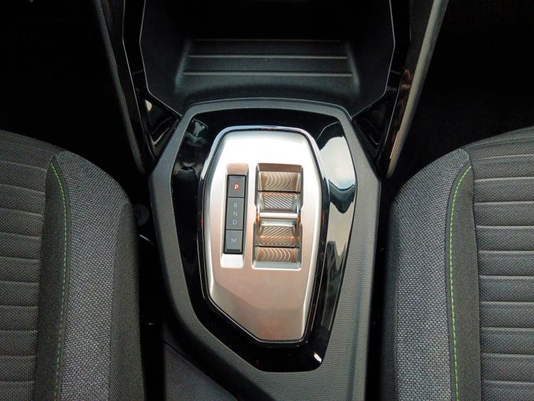 voiture occasion PEUGEOT 208 à la Réunion disponible sur noutlauto.re