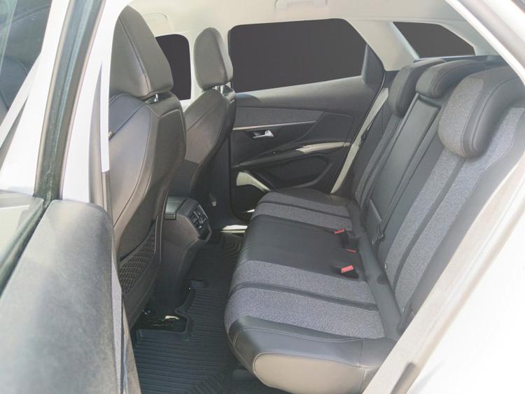 voiture occasion PEUGEOT 3008 à la Réunion disponible sur noutlauto.re