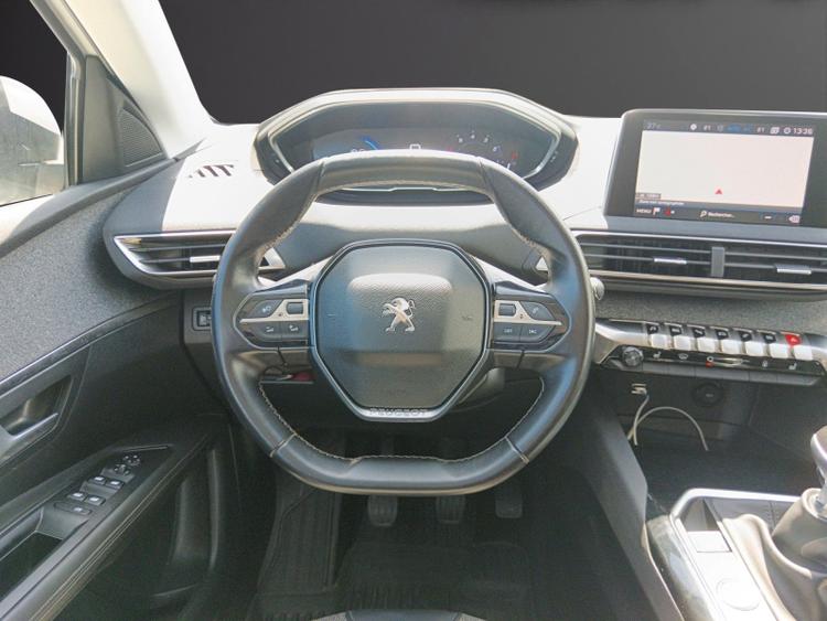 voiture occasion PEUGEOT 3008 à la Réunion disponible sur noutlauto.re