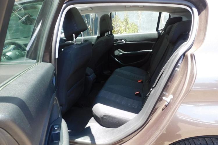 voiture occasion PEUGEOT 308 à la Réunion disponible sur noutlauto.re