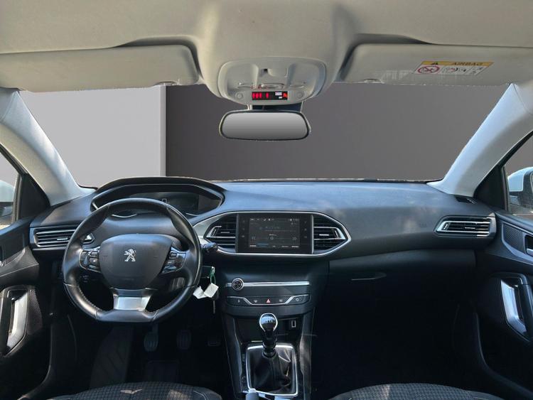 voiture occasion PEUGEOT 308 à la Réunion disponible sur noutlauto.re