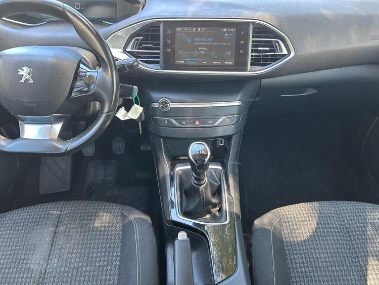 voiture occasion PEUGEOT 308 à la Réunion disponible sur noutlauto.re