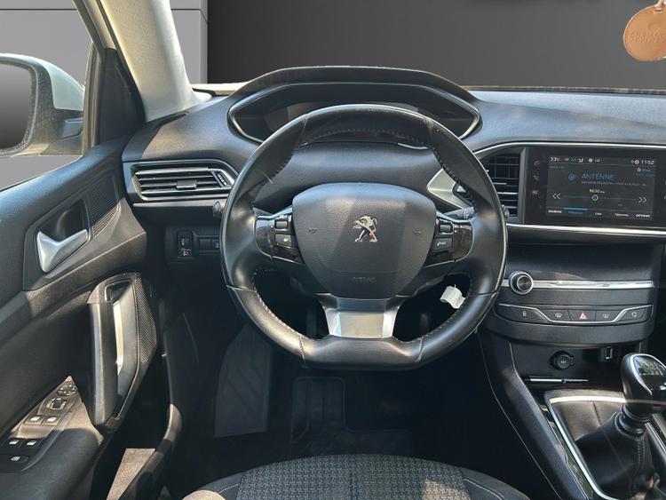 voiture occasion PEUGEOT 308 à la Réunion disponible sur noutlauto.re