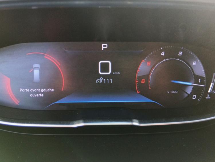 voiture occasion PEUGEOT 5008 à la Réunion disponible sur noutlauto.re