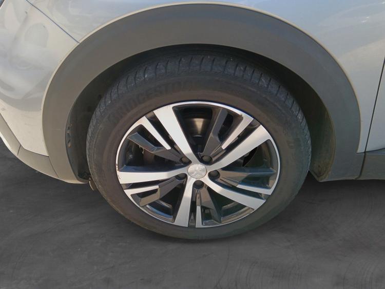 voiture occasion PEUGEOT 5008 à la Réunion disponible sur noutlauto.re