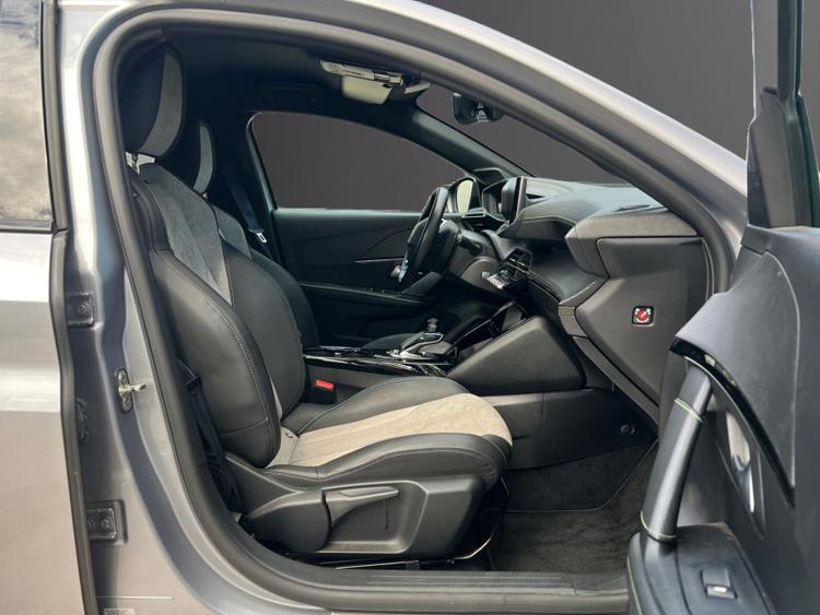 voiture occasion PEUGEOT 208 à la Réunion disponible sur noutlauto.re