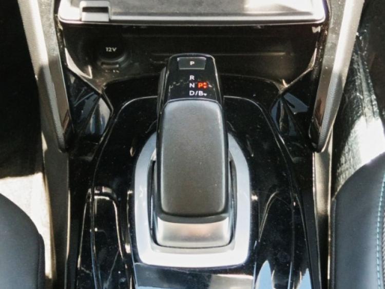 voiture occasion PEUGEOT 208 à la Réunion disponible sur noutlauto.re