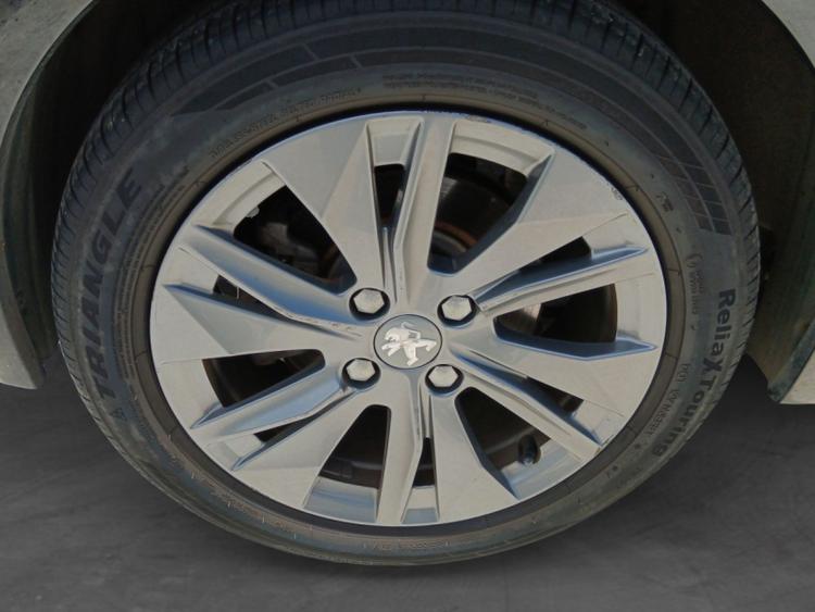 voiture occasion PEUGEOT 208 à la Réunion disponible sur noutlauto.re