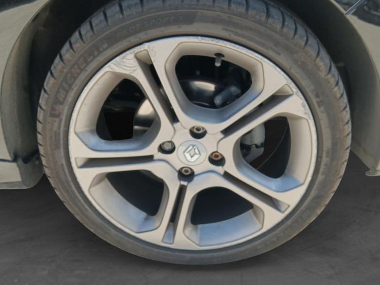 voiture occasion RENAULT CLIO IV à la Réunion disponible sur noutlauto.re