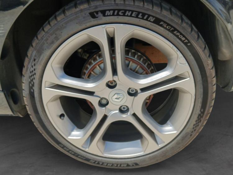 voiture occasion RENAULT CLIO IV à la Réunion disponible sur noutlauto.re