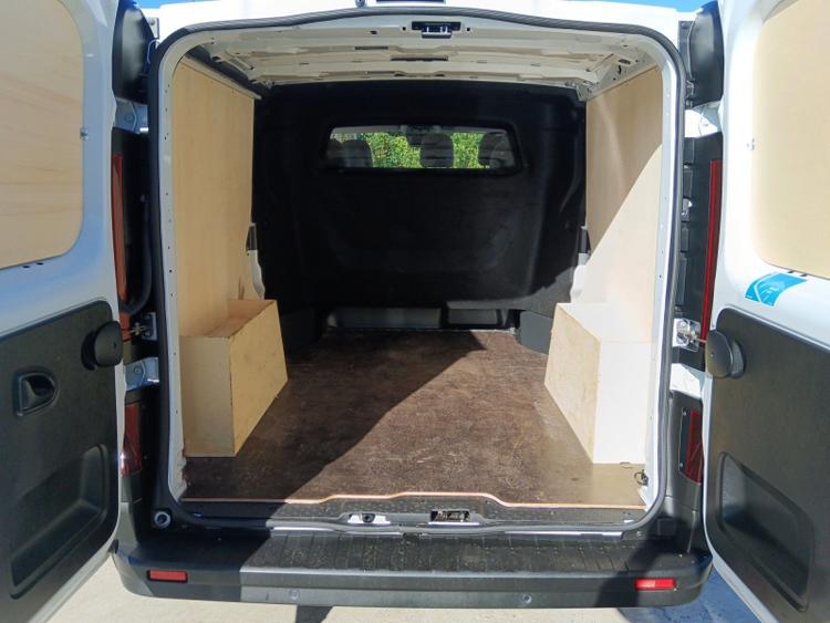 voiture occasion RENAULT TRAFIC CABINE APPROFONDIE à la Réunion disponible sur noutlauto.re