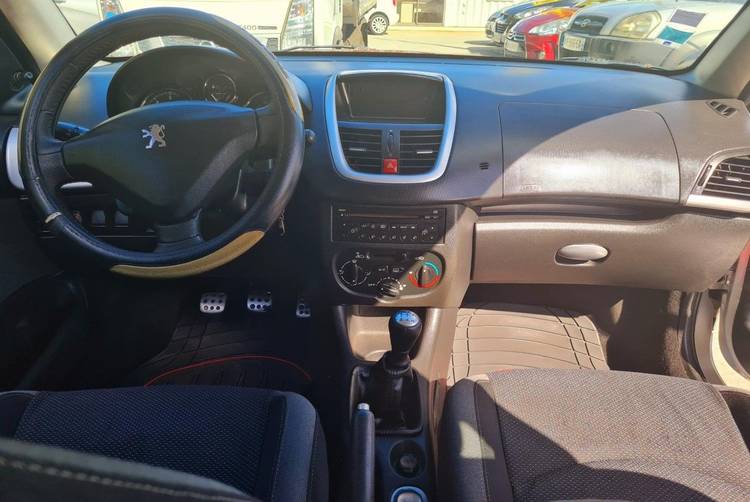 voiture occasion PEUGEOT 206+ à la Réunion disponible sur noutlauto.re