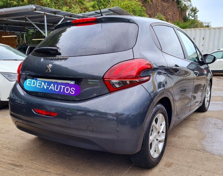 voiture occasion PEUGEOT 208 à la Réunion disponible sur noutlauto.re