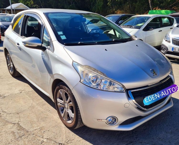 voiture occasion PEUGEOT 208 à la Réunion disponible sur noutlauto.re