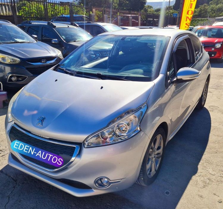 voiture occasion PEUGEOT 208 à la Réunion disponible sur noutlauto.re