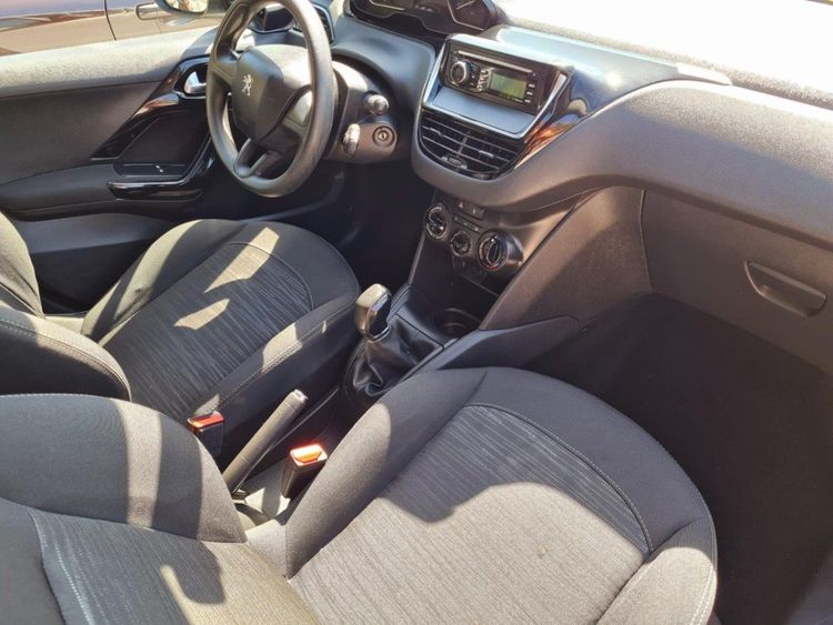 voiture occasion PEUGEOT 208 à la Réunion disponible sur noutlauto.re