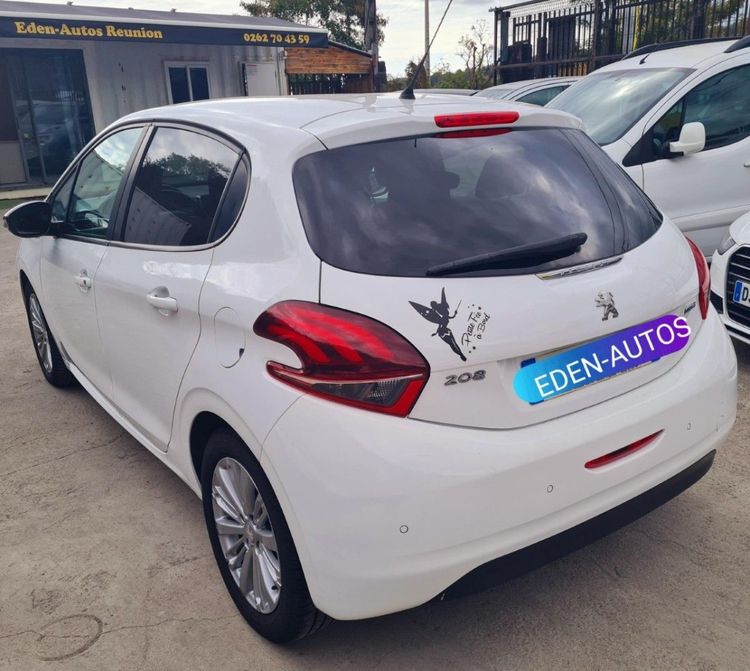 voiture occasion PEUGEOT 208 à la Réunion disponible sur noutlauto.re