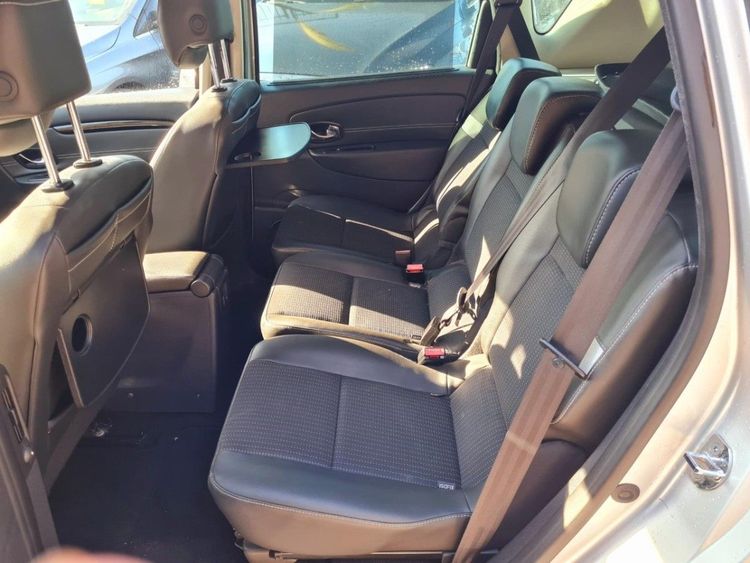 voiture occasion RENAULT SCENIC à la Réunion disponible sur noutlauto.re