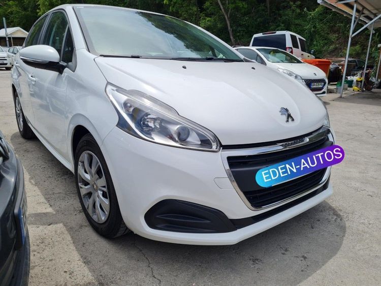 voiture occasion PEUGEOT 208 à la Réunion disponible sur noutlauto.re